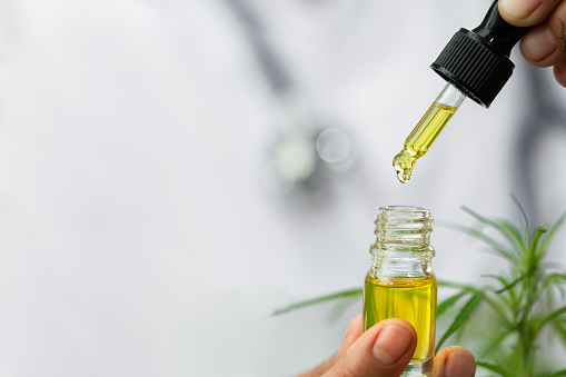 Pros and Cons of Using CBD Tinctures