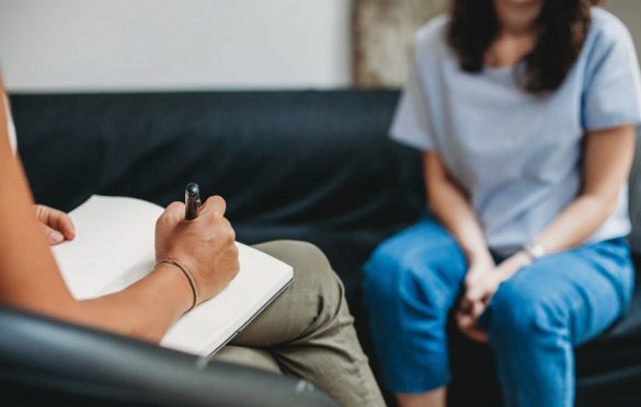 7 Tips For Finding The Right Therapist For Anxiety