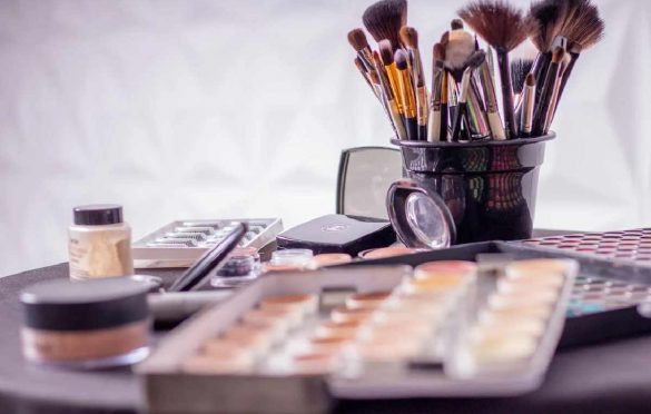 How to Start a Makeup Business: 5 Tips for Success