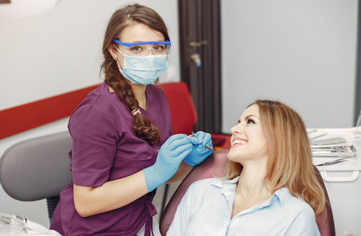  5 Signs You Need to Visit a Dentist